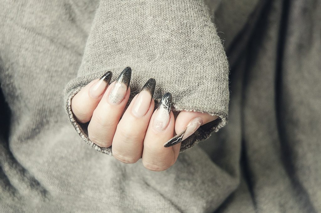 gel-nails-1878296_1280